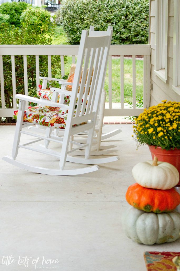 fall-front-porch-rocking-chairs