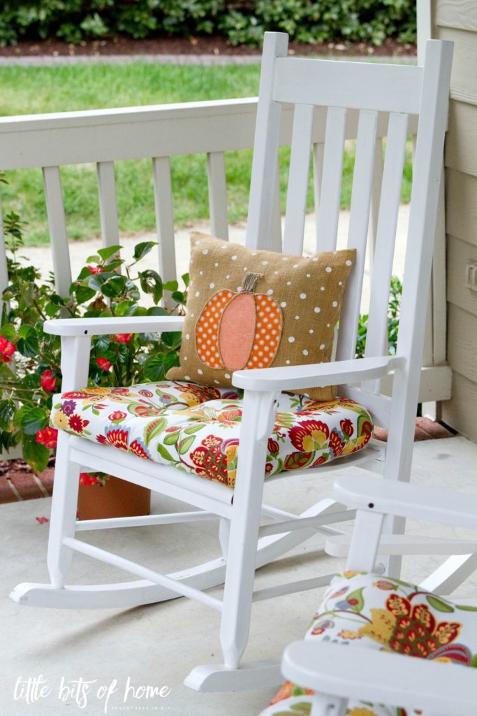 fall-pumpkin-pillow-rocking-chair