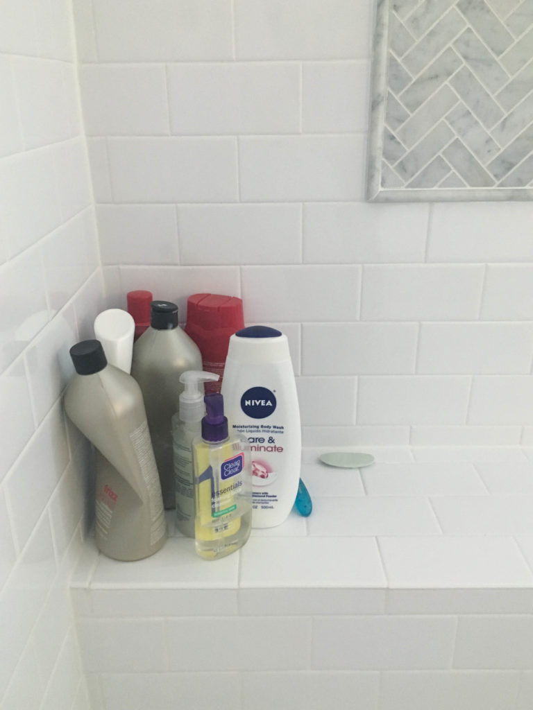 Antologi hit Fortælle Quick Tip: How to Hide Ugly Shower Bottles